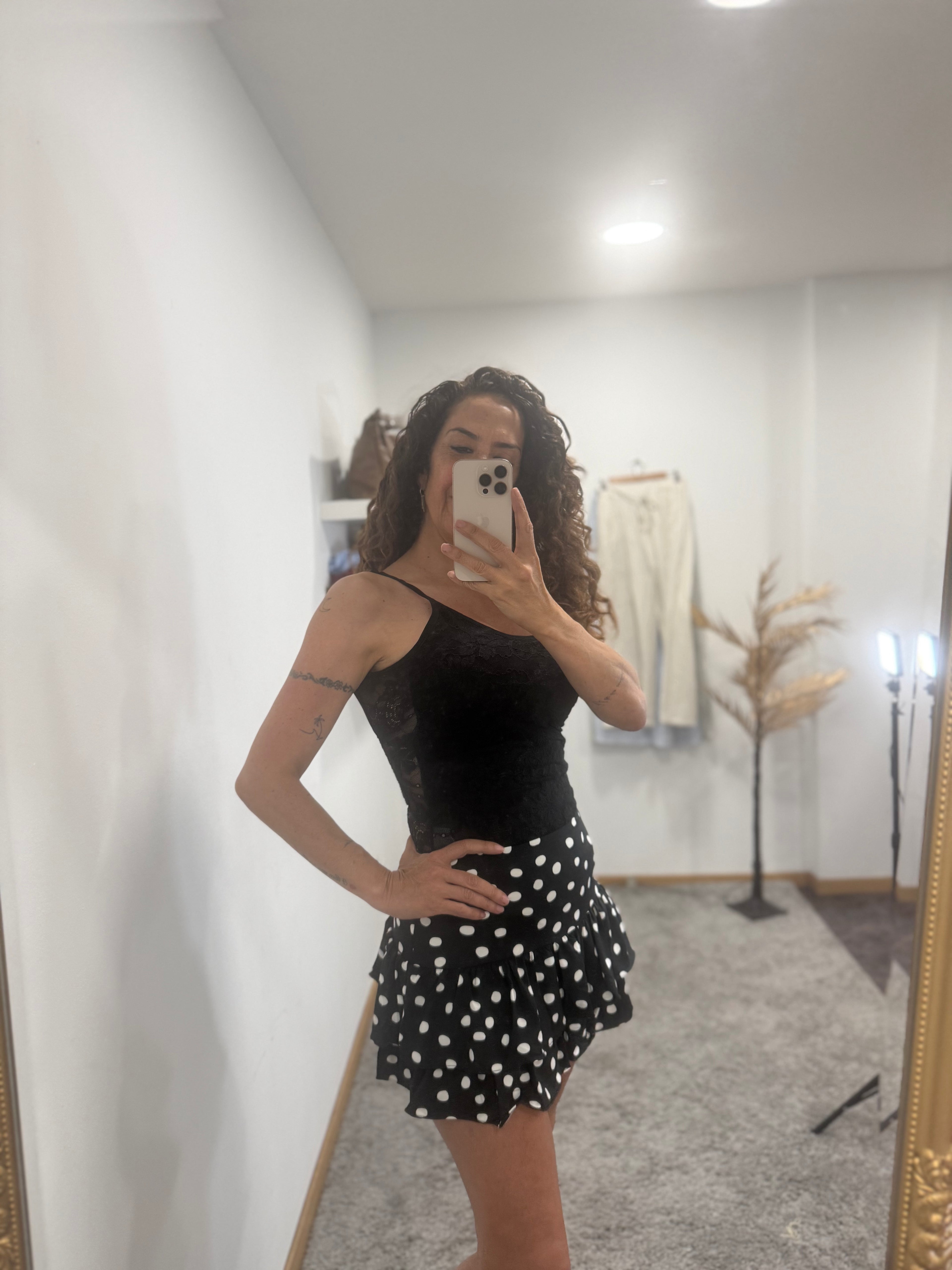 FALDA LUNARES VOLANTES