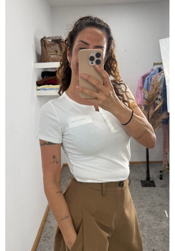 CAMISETA BLANCA ESSENTIAL