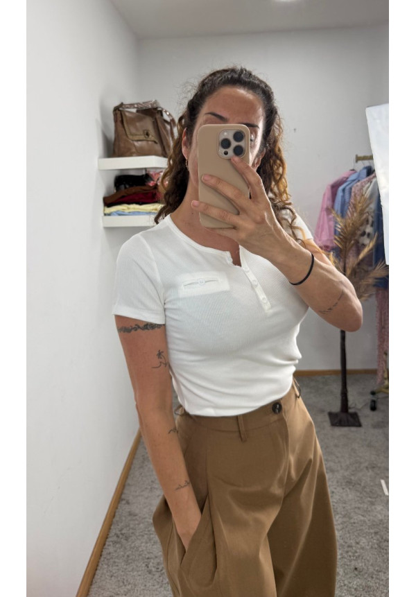 CAMISETA BLANCA ESSENTIAL