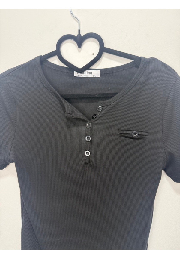 CAMISETA  ESSENTIAL NEGRA